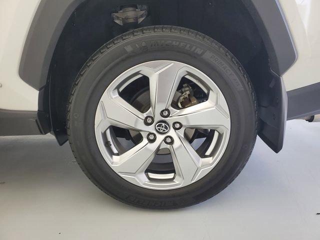 Used 2020 Toyota RAV4 Limited image 13
