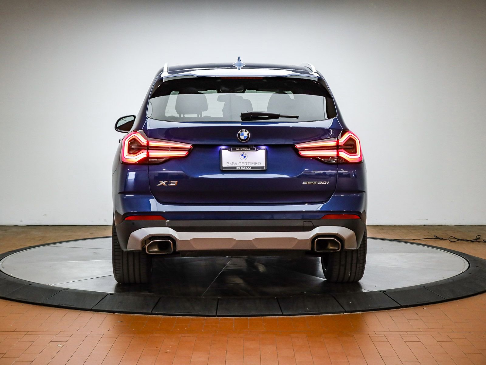 Certified 2024 BMW X3 sDrive30i w/ Premium Package RWD image 3