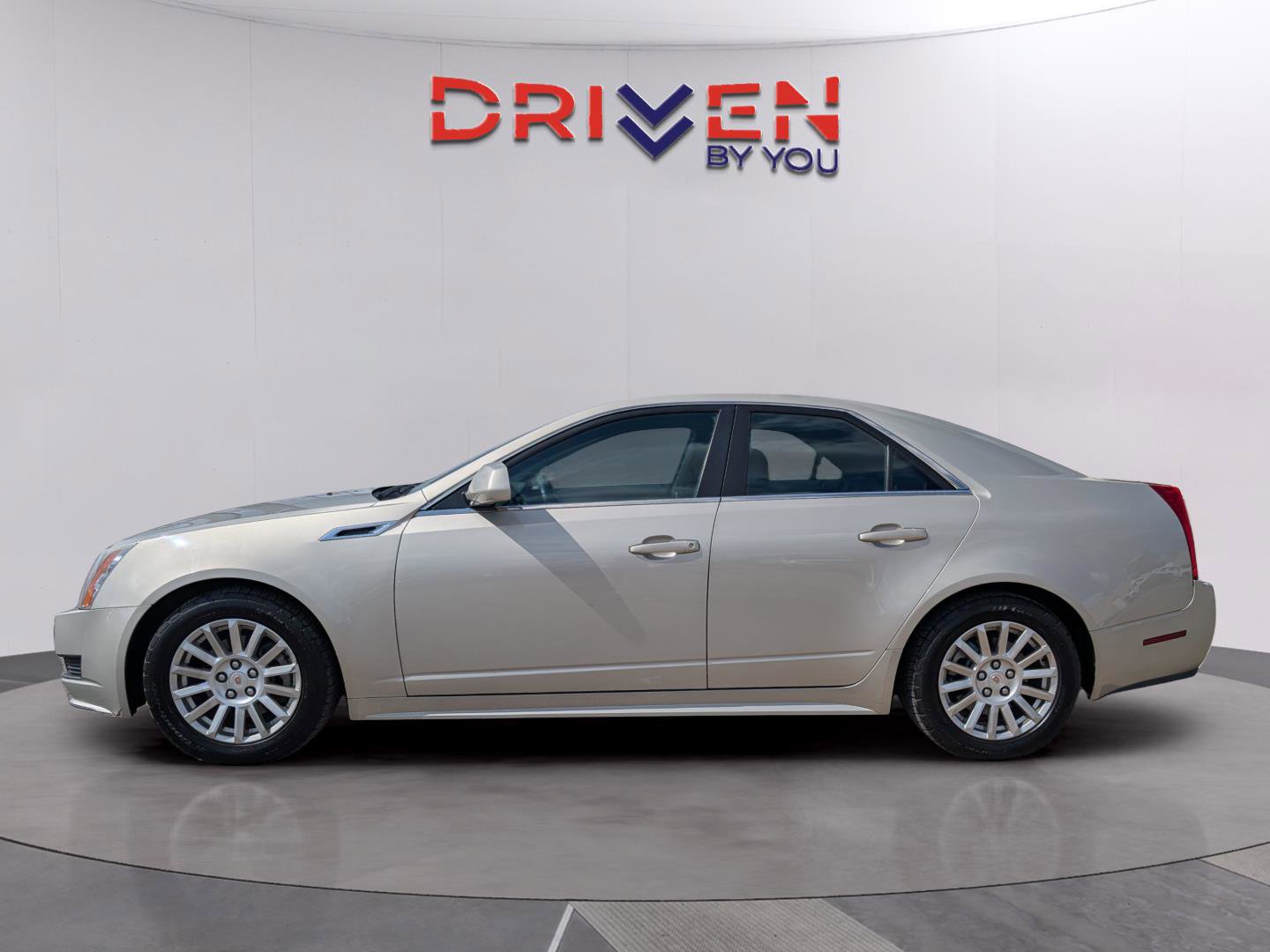 Used 2013 Cadillac CTS Luxury image 2