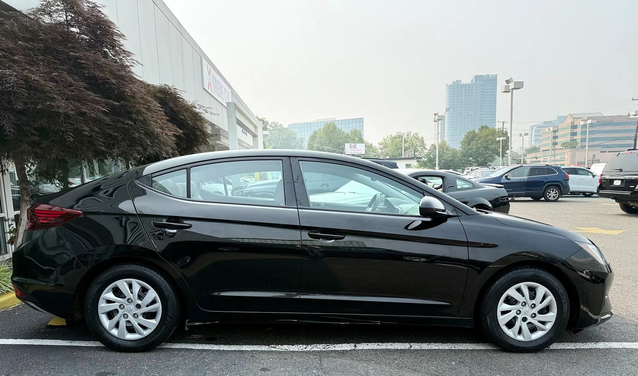 Used 2020 Hyundai Elantra SE FWD image 8