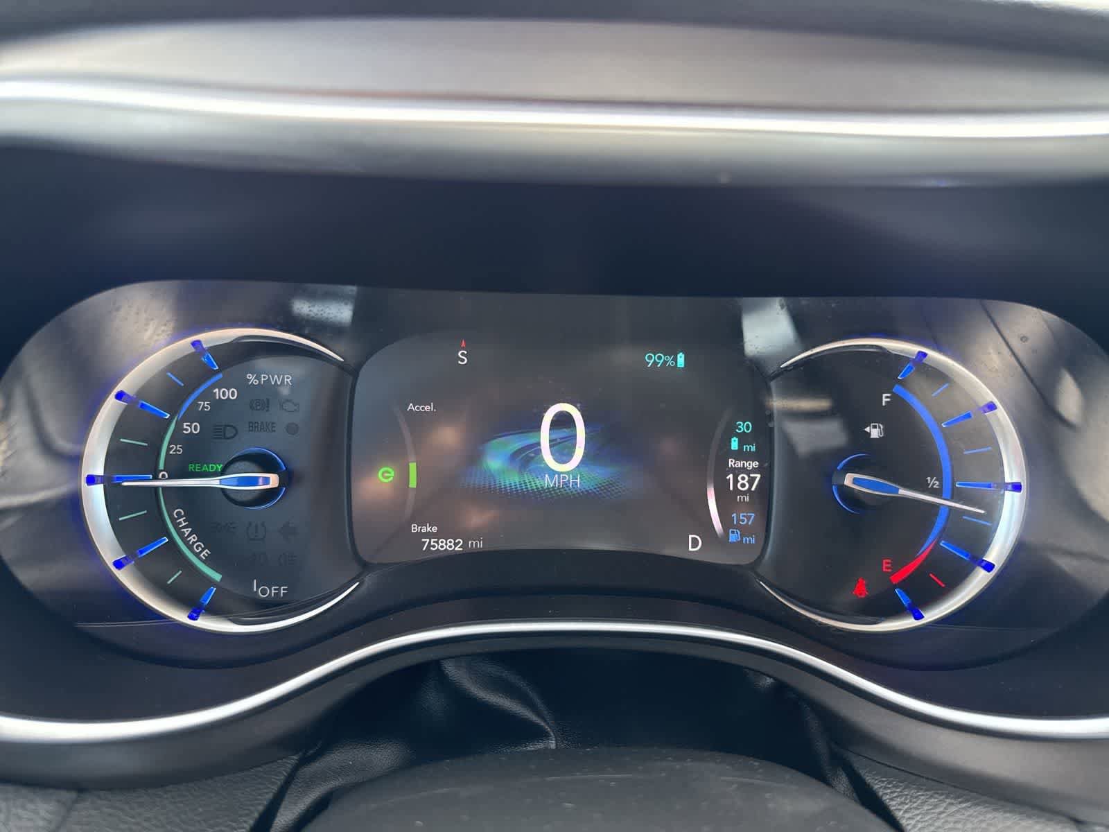Used 2019 Chrysler Pacifica Limited w/ Advanced Safetytec Group FWD image 23