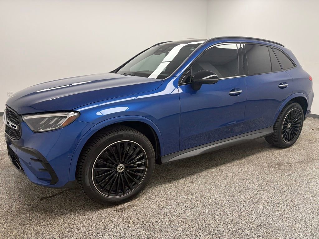 Used 2023 Mercedes-Benz GLC 300 4MATIC w/ AMG Line image 3