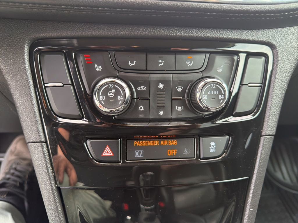 Used 2020 Buick Encore Essence FWD image 18