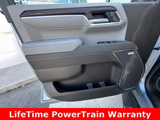 New 2026 GMC Sierra 1500 SLT image 13