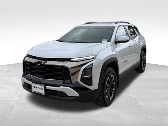 Used 2026 Chevrolet Equinox ACTIV w/ Convenience Package III AWD/4WD image 2