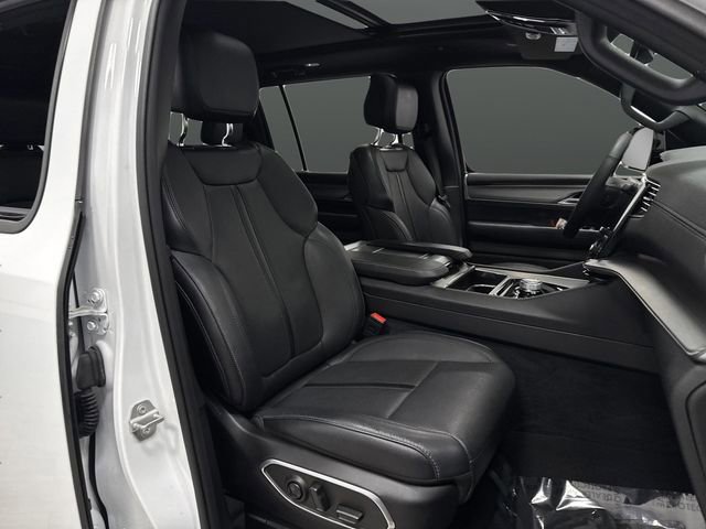 Certified 2024 Jeep Wagoneer Series II image 33