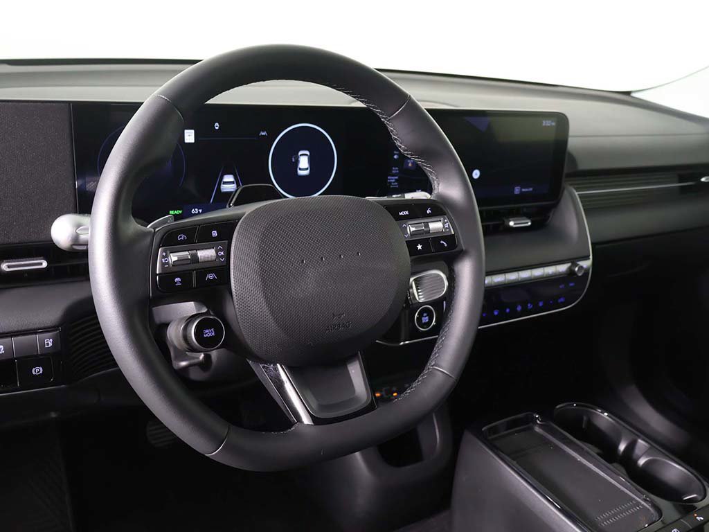 Used 2025 Hyundai Ioniq 5 SE RWD image 24