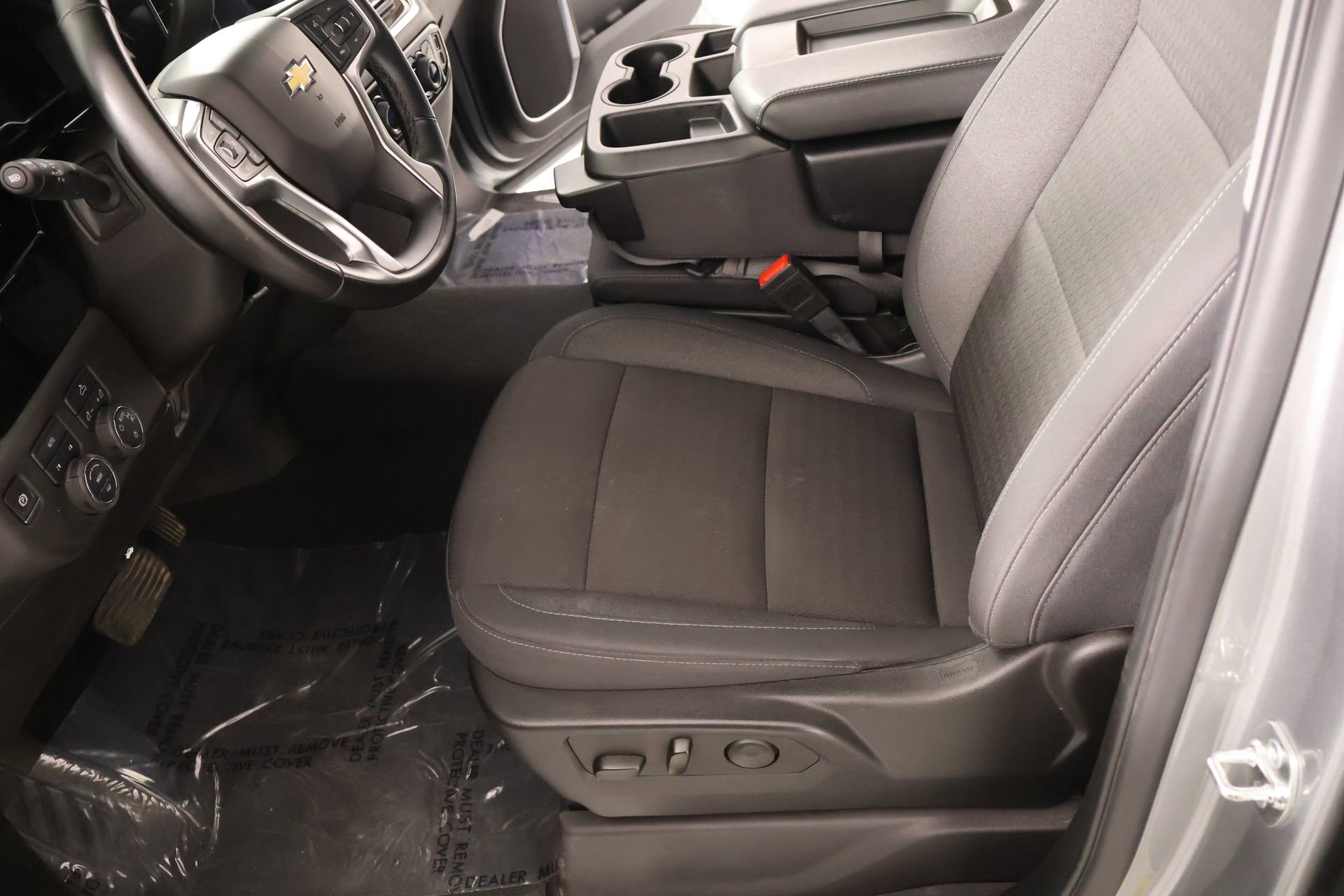 Used 2025 Chevrolet Silverado 1500 LT AWD/4WD image 11