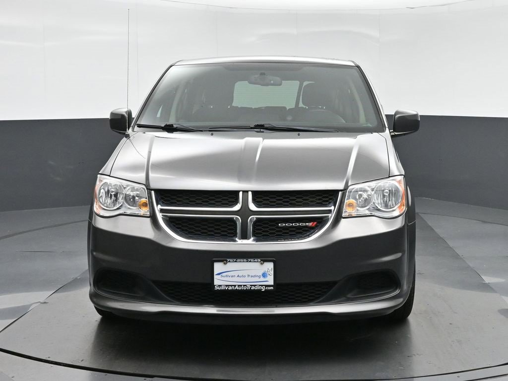 Used 2016 Dodge Grand Caravan SE image 2