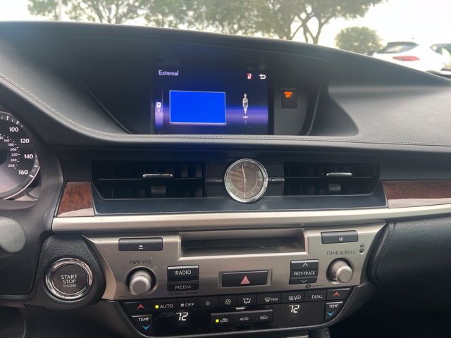 Used 2017 Lexus ES 350 w/ Premium Package FWD image 6