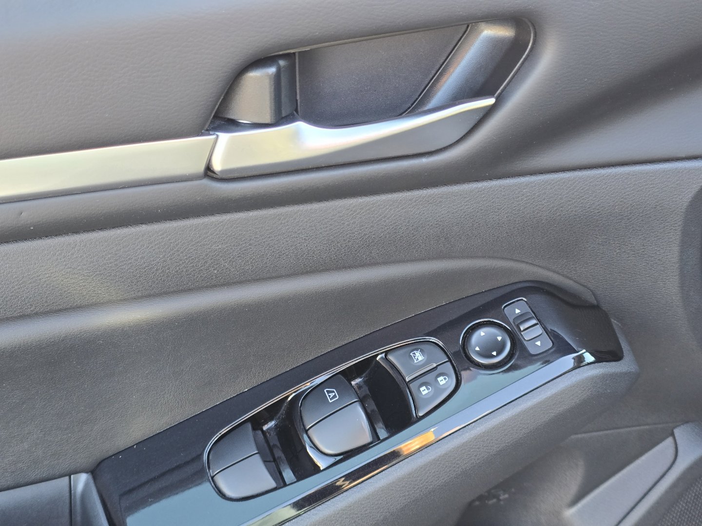 Used 2024 Nissan Altima 2.5 SR image 29