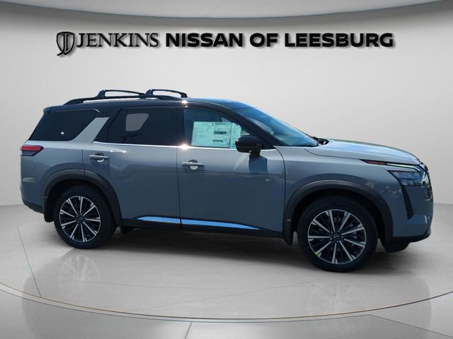 New 2026 Nissan Pathfinder Platinum FWD image 2