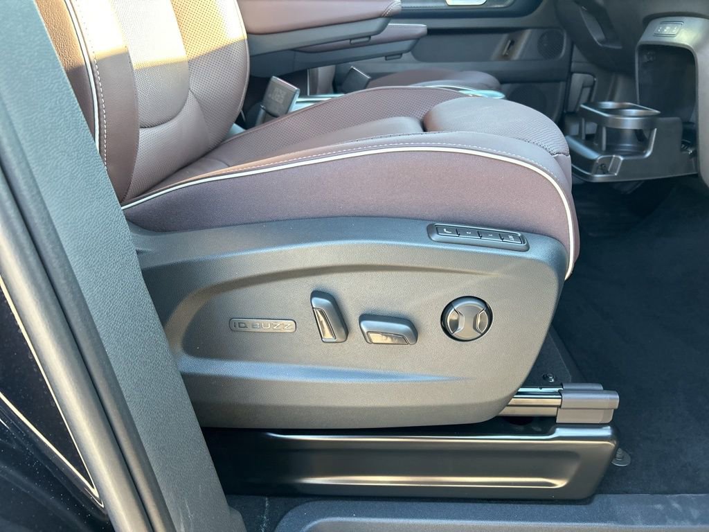 New 2025 Volkswagen ID. Buzz Pro S image 39