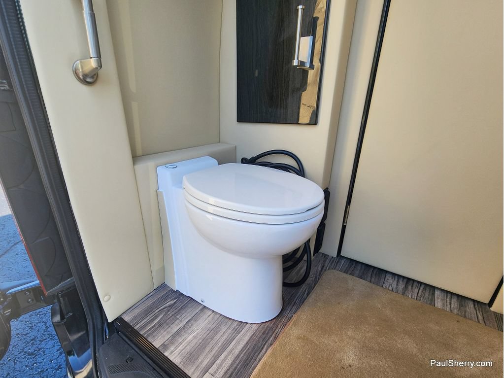 Used 2020 Mercedes-Benz Sprinter 2500 image 23