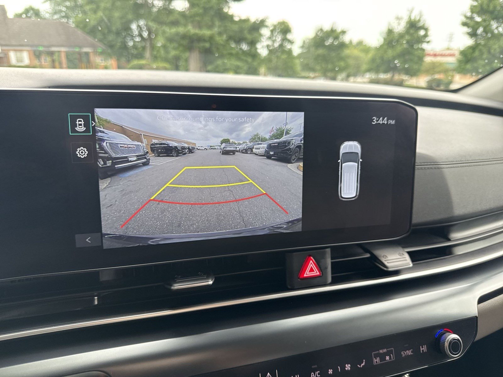 Used 2025 Kia Carnival FWD image 18