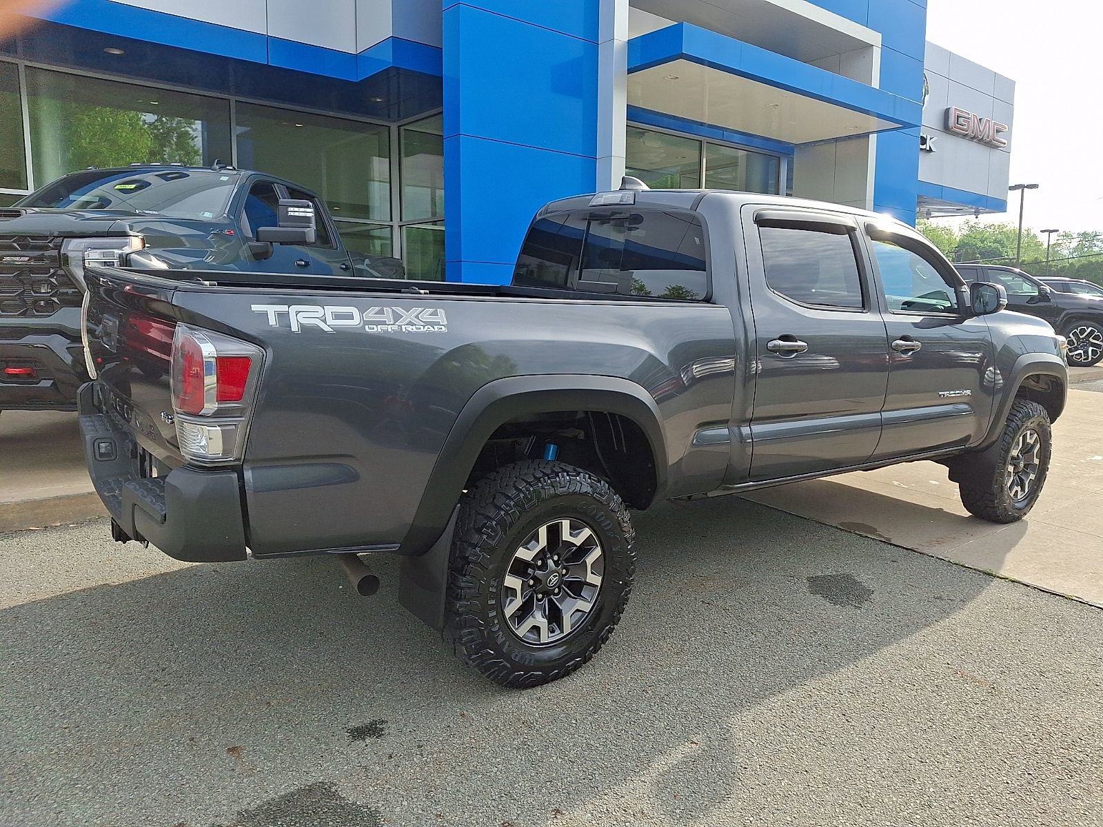 Used 2020 Toyota Tacoma TRD Off-Road AWD/4WD image 6