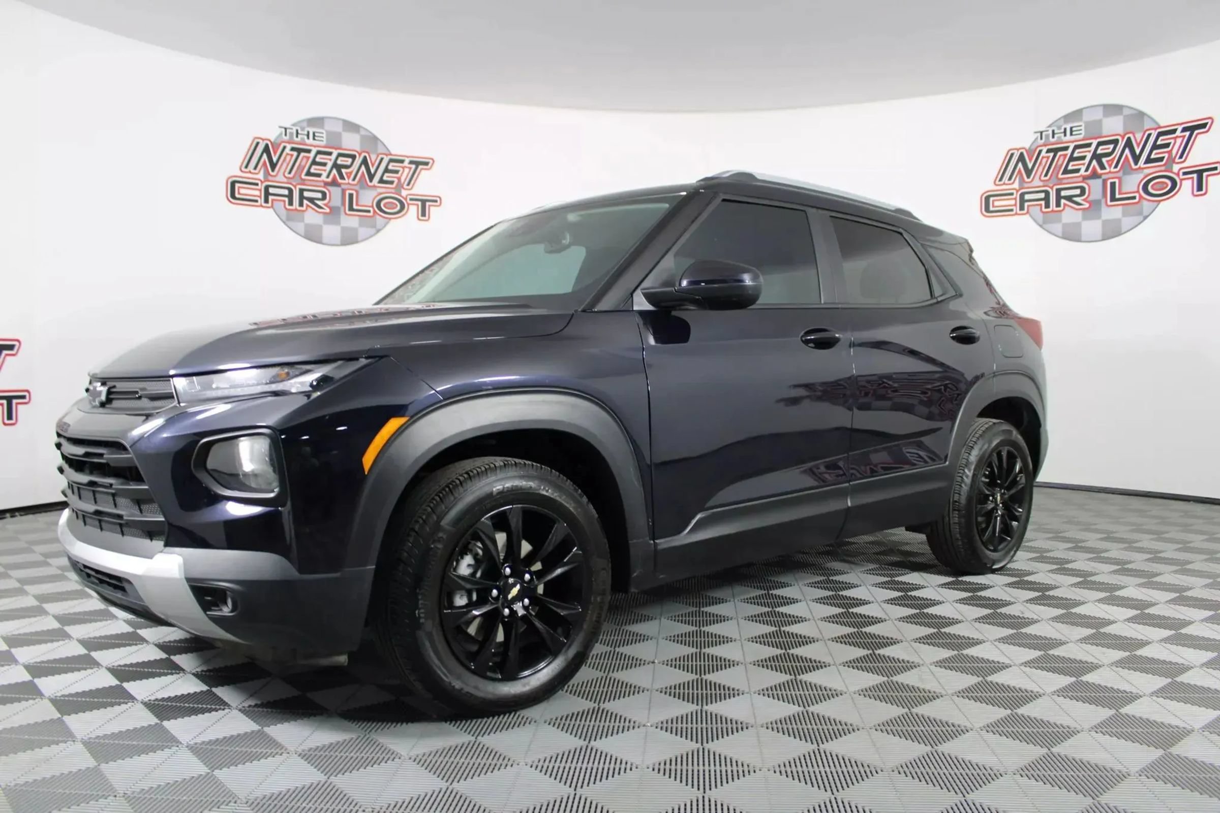 Used 2021 Chevrolet TrailBlazer LT w/ Convenience Package AWD/4WD image 3