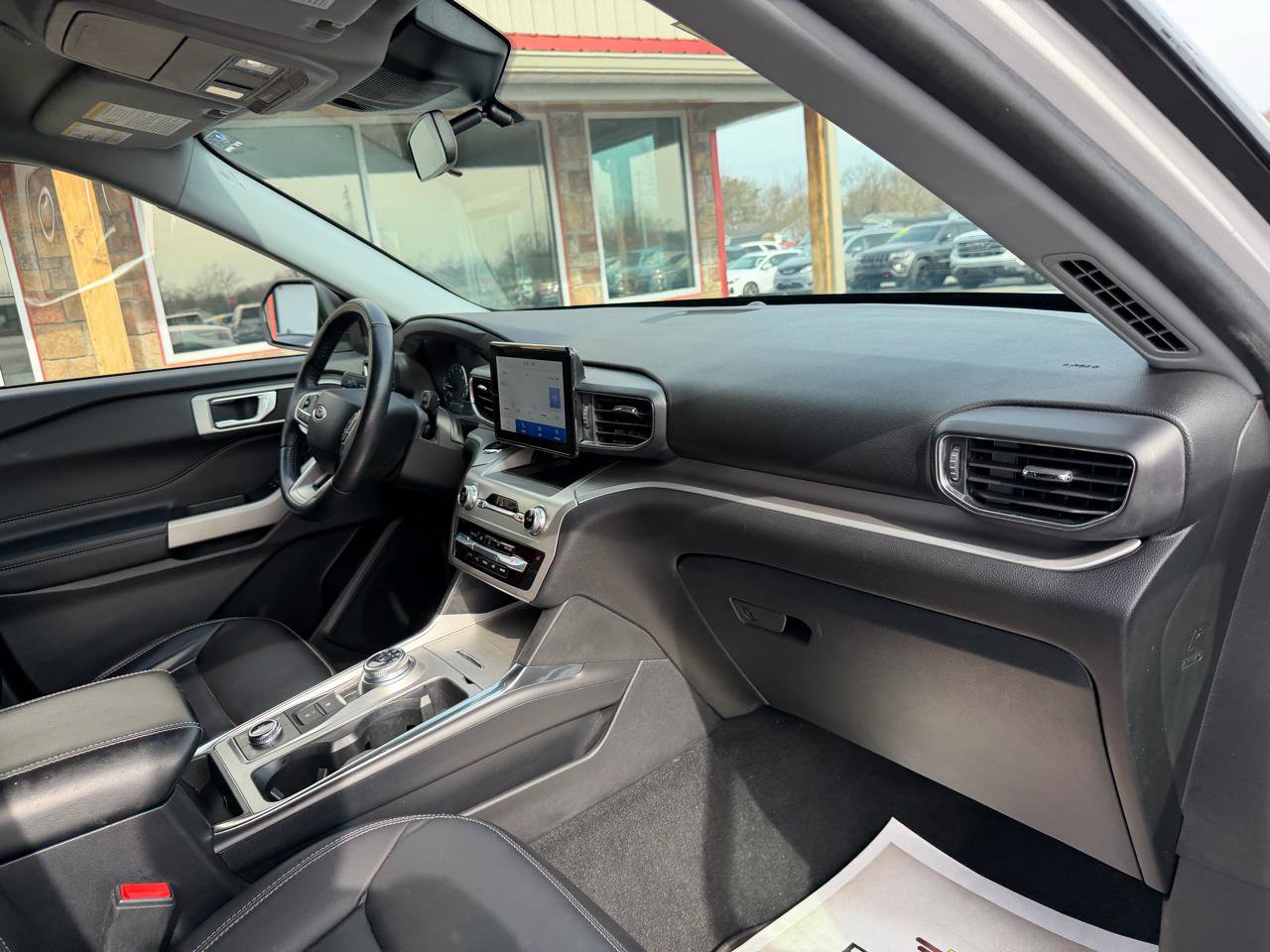 Used 2021 Ford Explorer XLT w/ Equipment Group 202A image 26