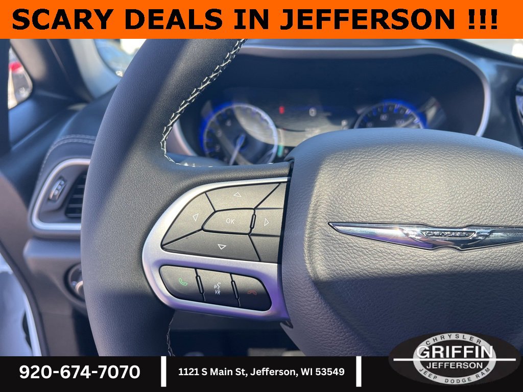 New 2026 Chrysler Pacifica Select image 27