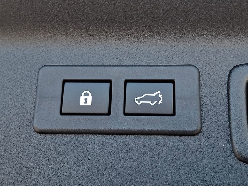 Used 2025 Subaru Forester Premium image 29