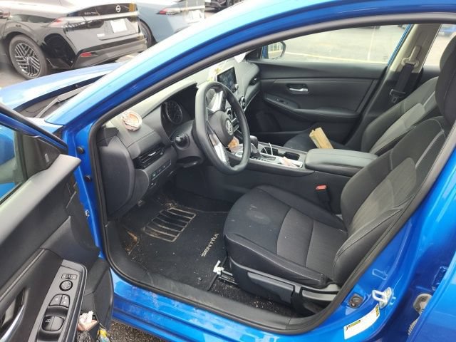 Used 2024 Nissan Sentra SV FWD image 2