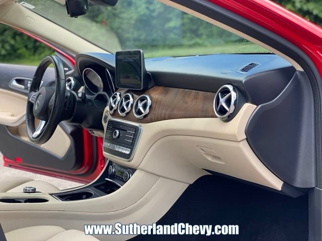Used 2020 Mercedes-Benz GLA 250 4MATIC image 21
