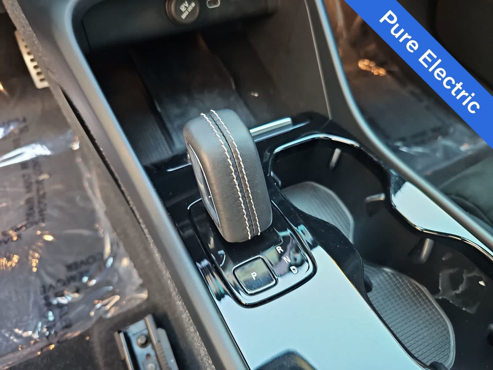 Used 2022 Volvo XC40 P8 Recharge Plus AWD/4WD image 21
