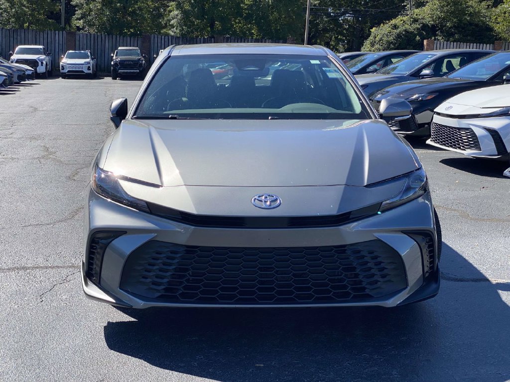 New 2026 Toyota Camry Hybrid FWD image 9