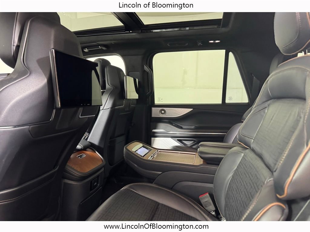 New 2025 Lincoln Navigator L Black Label AWD/4WD image 39