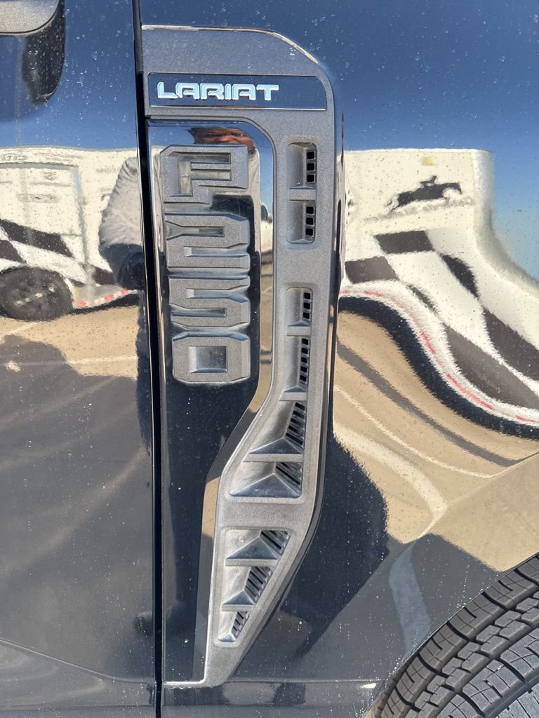 Used 2023 Ford F250 Lariat w/ Sport Appearance Package AWD/4WD image 9