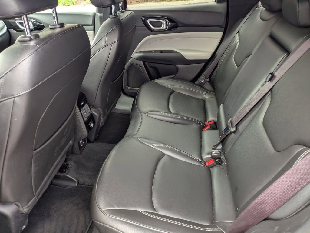 Used 2025 Jeep Compass Limited AWD/4WD image 27