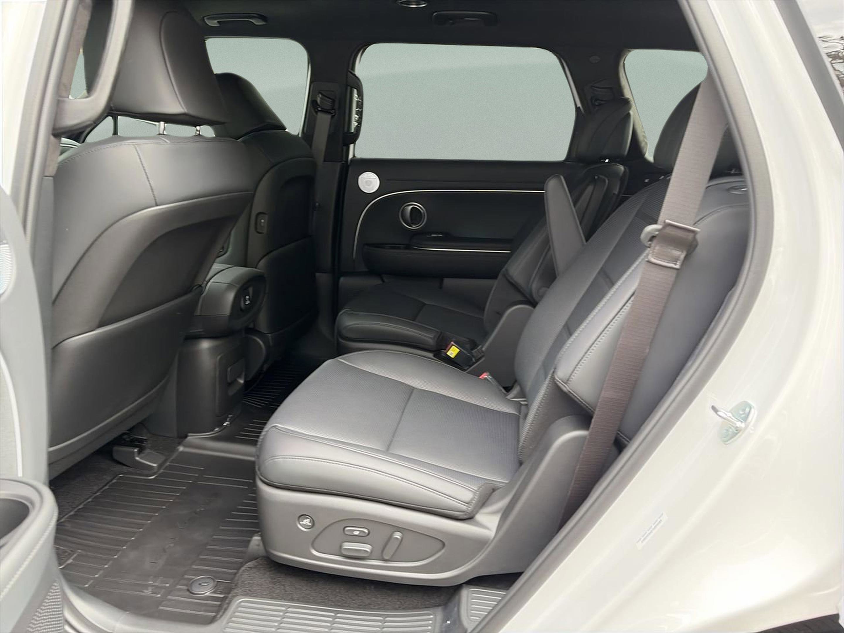 New 2026 Hyundai Palisade FWD Hybrid image 16