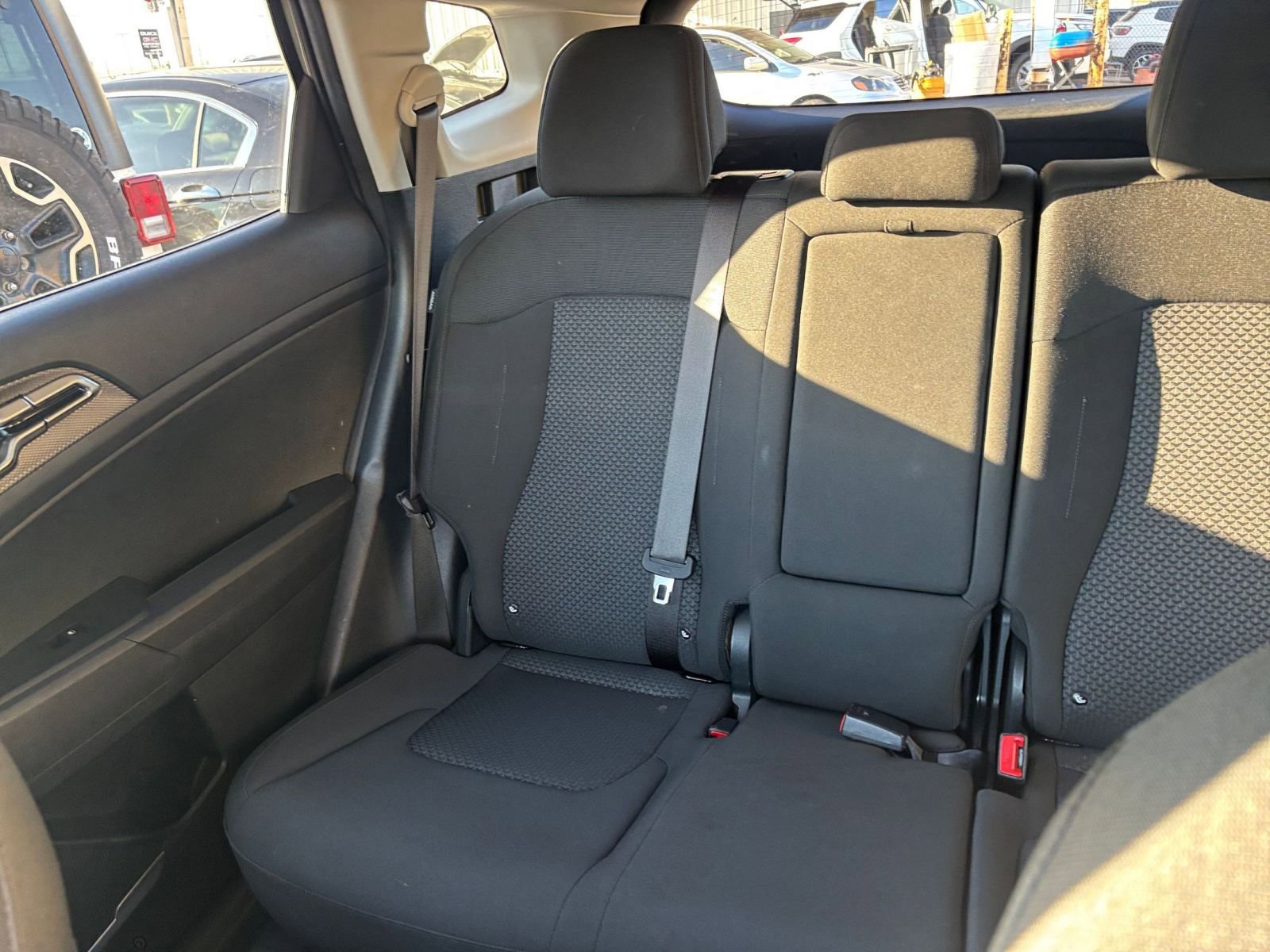 Used 2025 Kia Sportage LX image 38