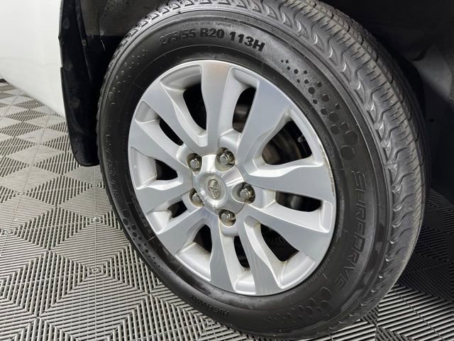 Used 2017 Toyota Sequoia Platinum RWD image 16