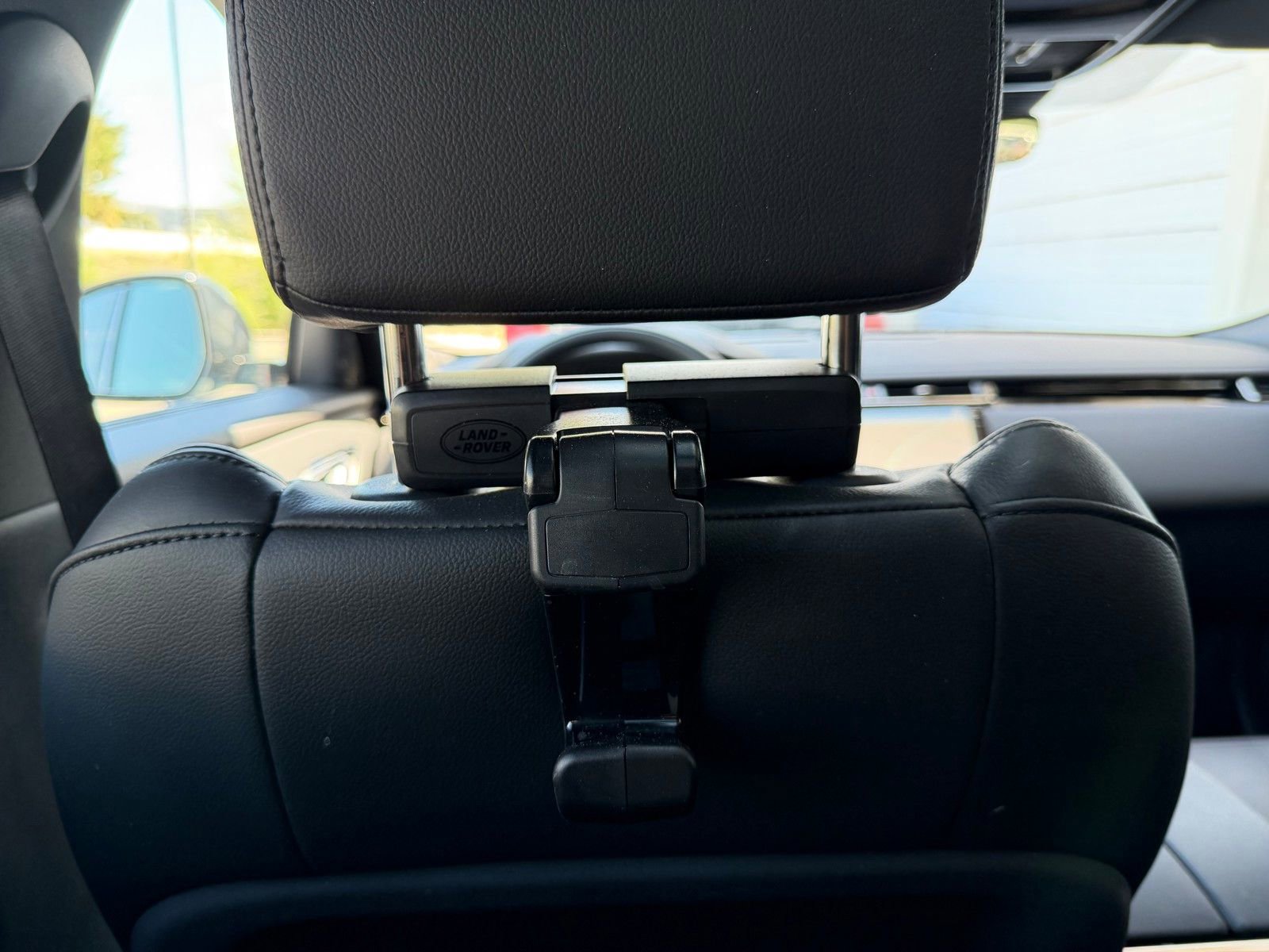 Used 2026 Land Rover Range Rover Velar Dynamic SE image 25