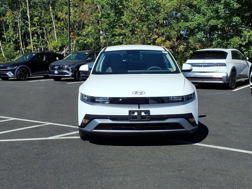 New 2025 Hyundai Ioniq 5 SE image 2