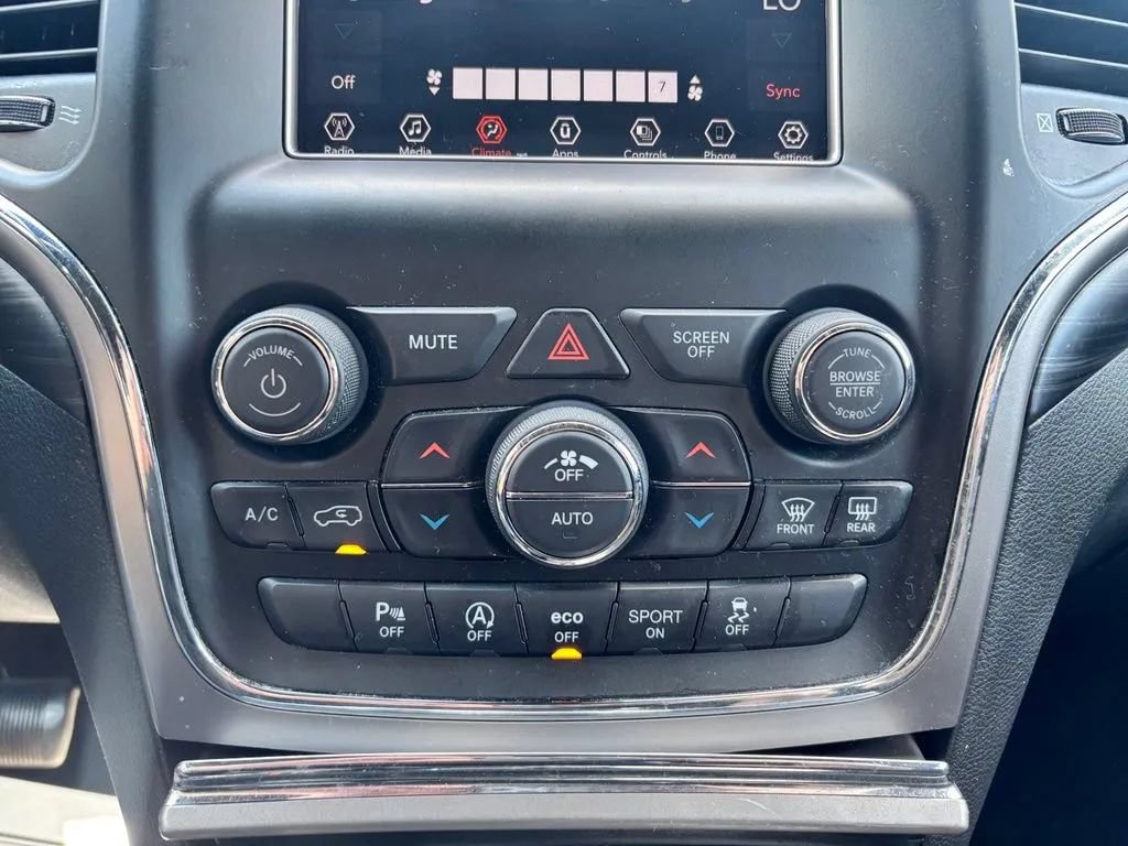 Used 2021 Jeep Grand Cherokee Laredo AWD/4WD image 16