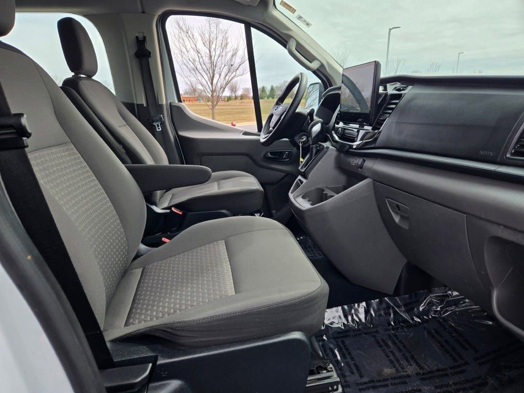 Used 2023 Ford Transit 350 XLT image 6
