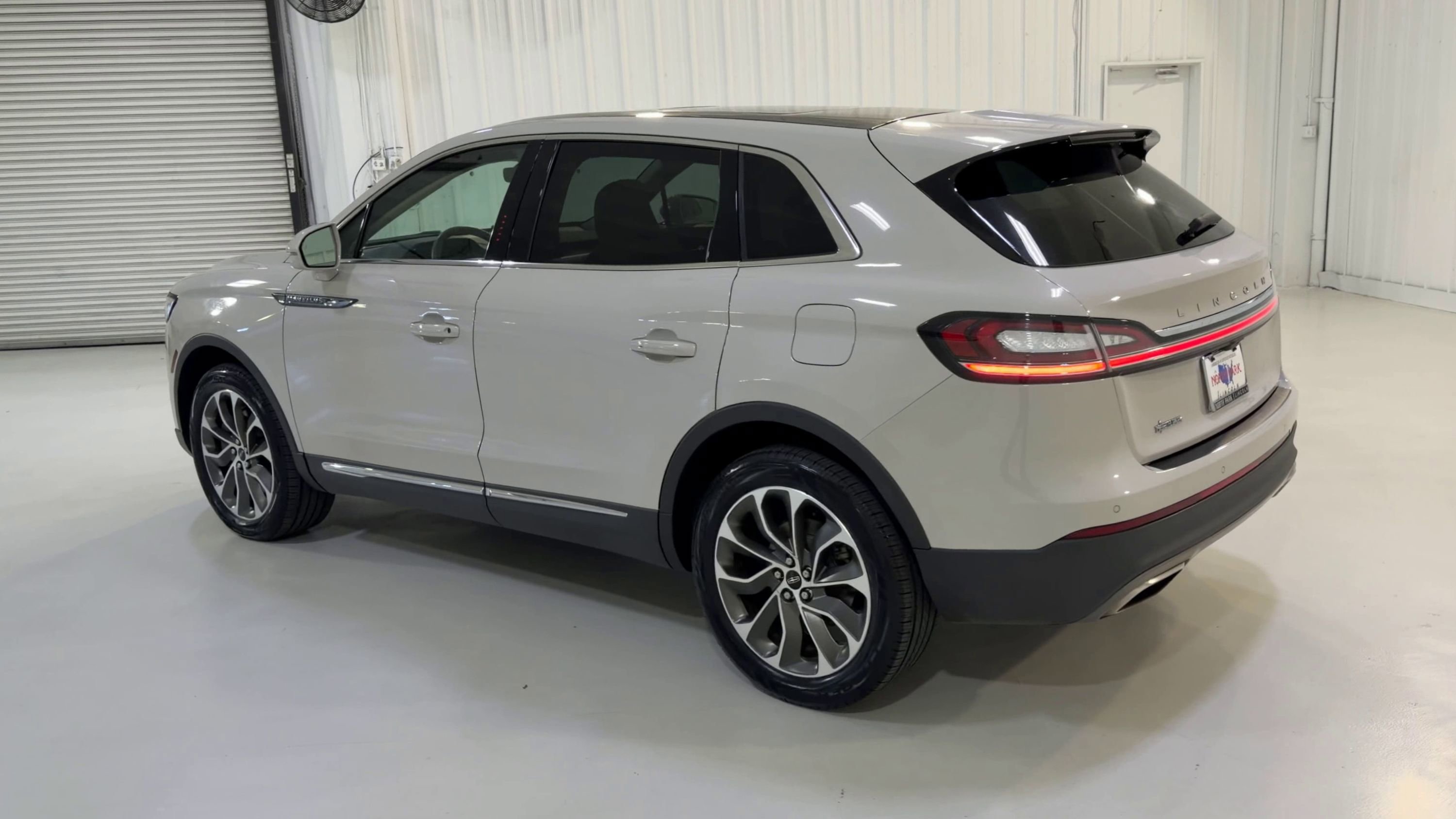 Used 2022 Lincoln Nautilus Reserve FWD image 7