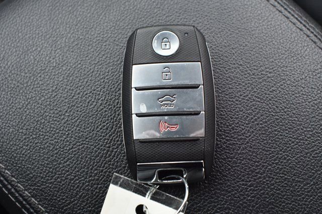 Used 2019 Kia Optima EX image 31