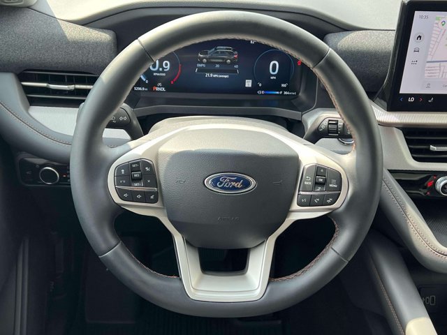 Used 2026 Ford Explorer Active AWD/4WD image 18