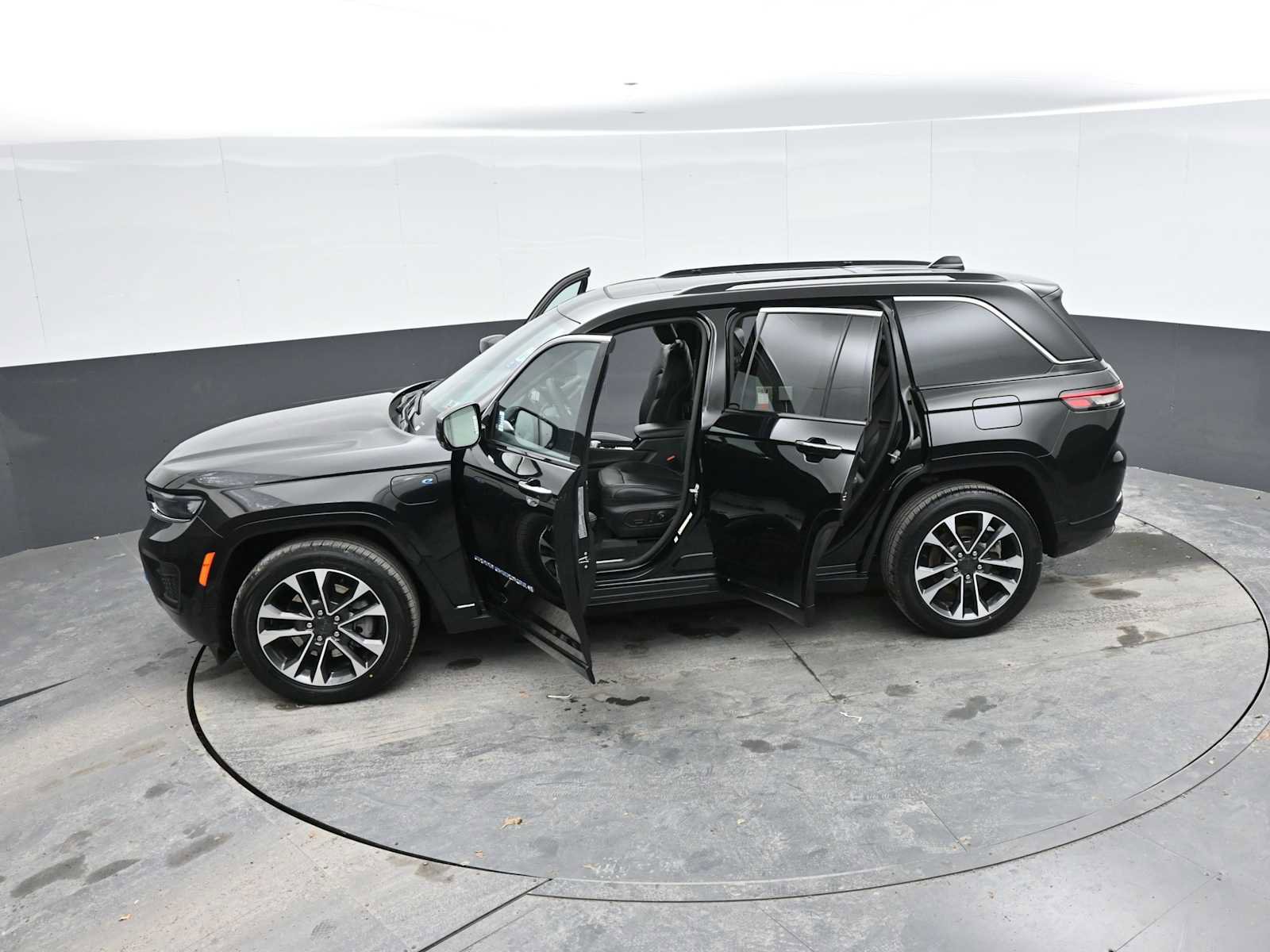 Used 2023 Jeep Grand Cherokee Overland image 49