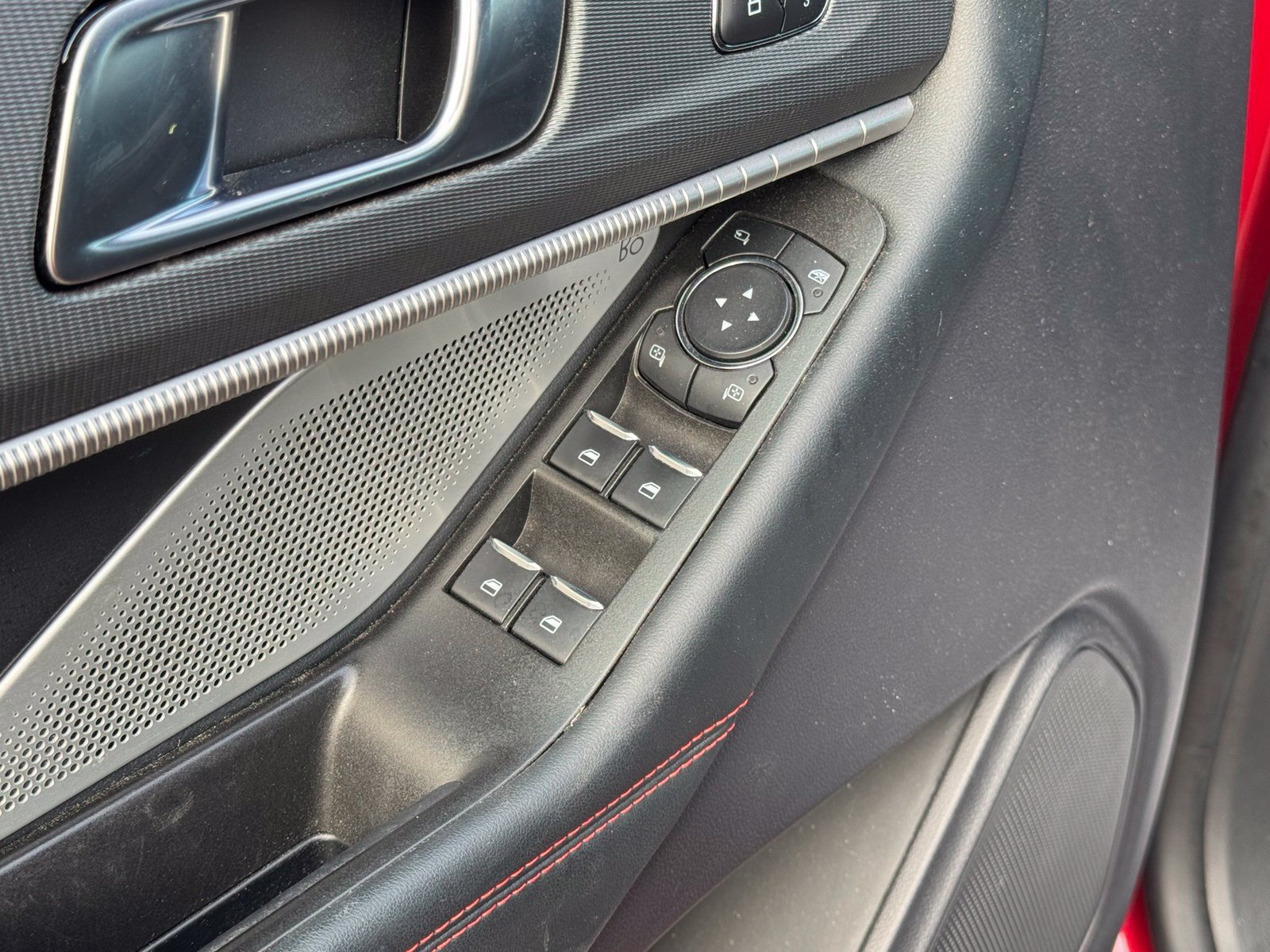 Used 2025 Ford Explorer ST AWD/4WD image 11