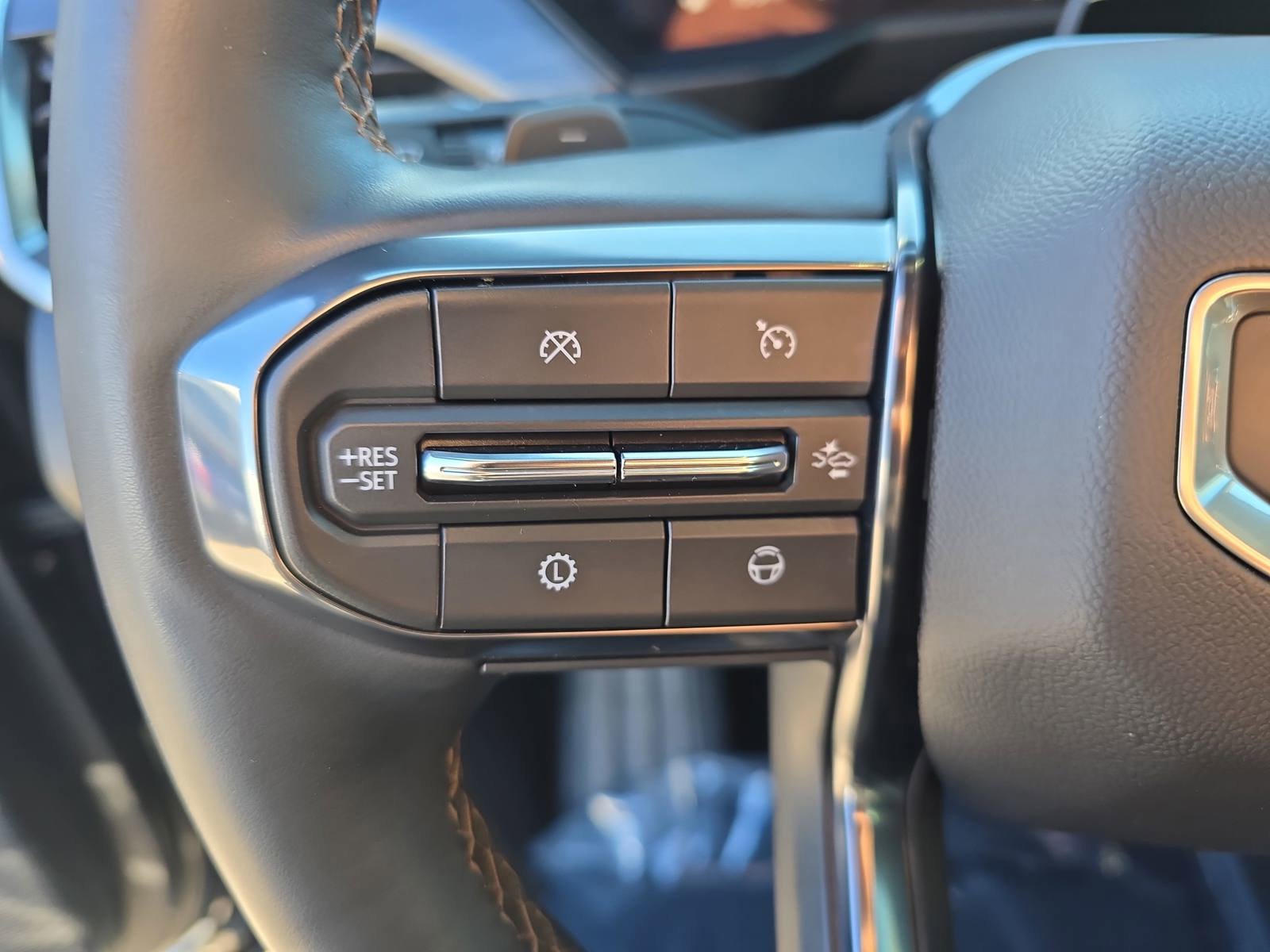 Used 2024 GMC Acadia AT4 w/ Super Cruise Package AWD/4WD image 19
