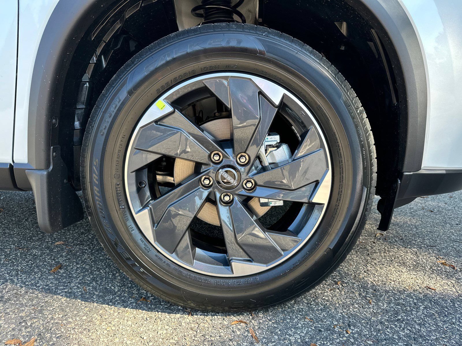 New 2026 Nissan Rogue SV FWD image 12