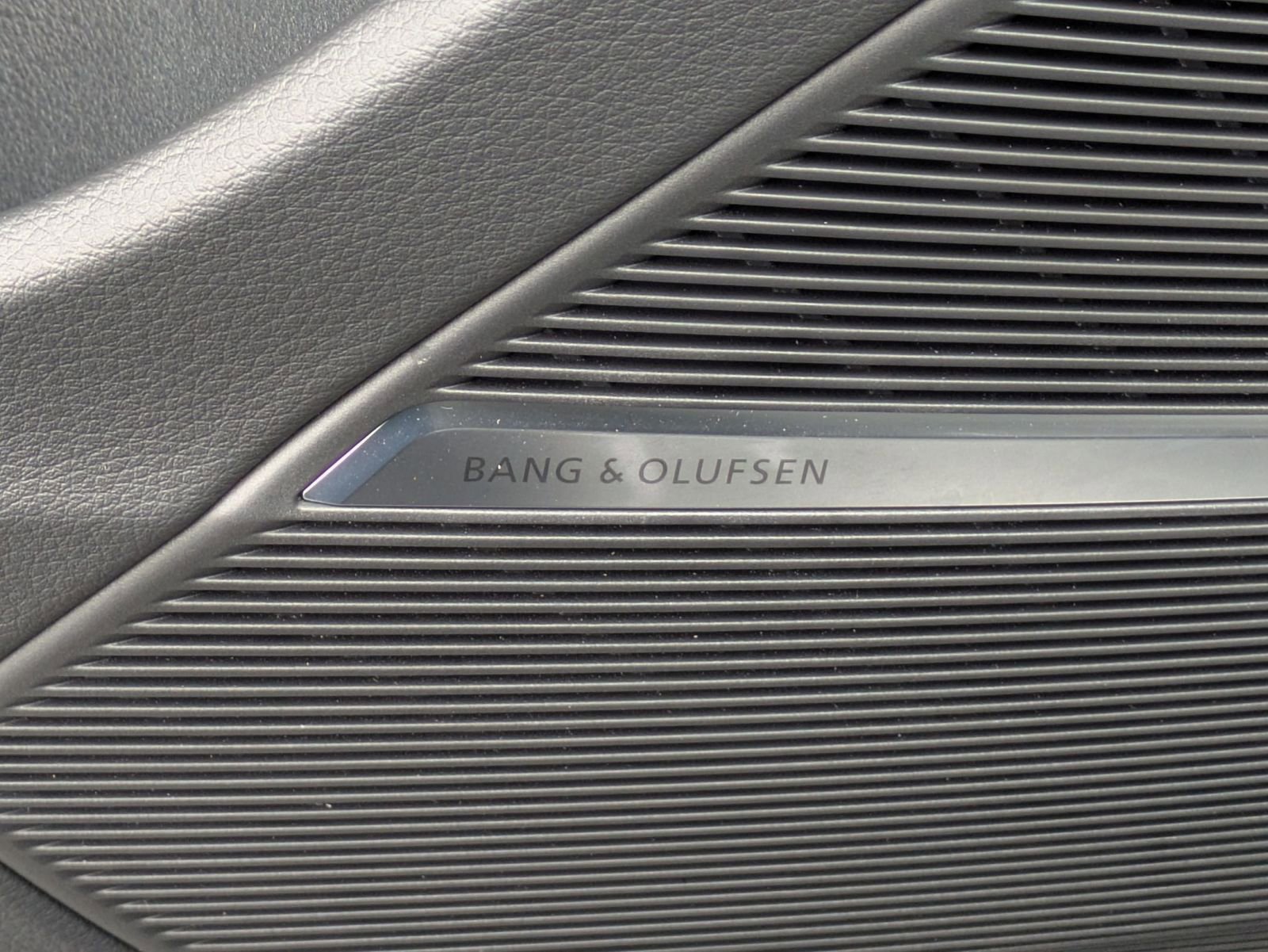 Used 2025 Audi Q8 Prestige w/ Prestige Package image 22