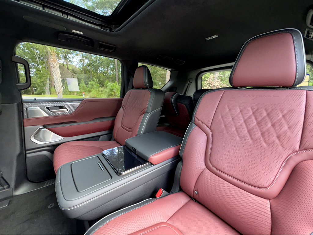 New 2026 INFINITI QX80 Autograph w/ Premium Cargo Package image 28