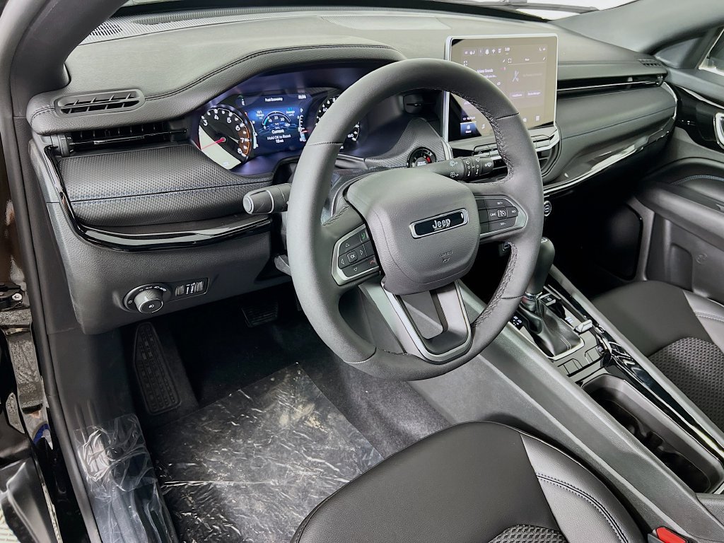 New 2026 Jeep Compass Latitude AWD/4WD image 9