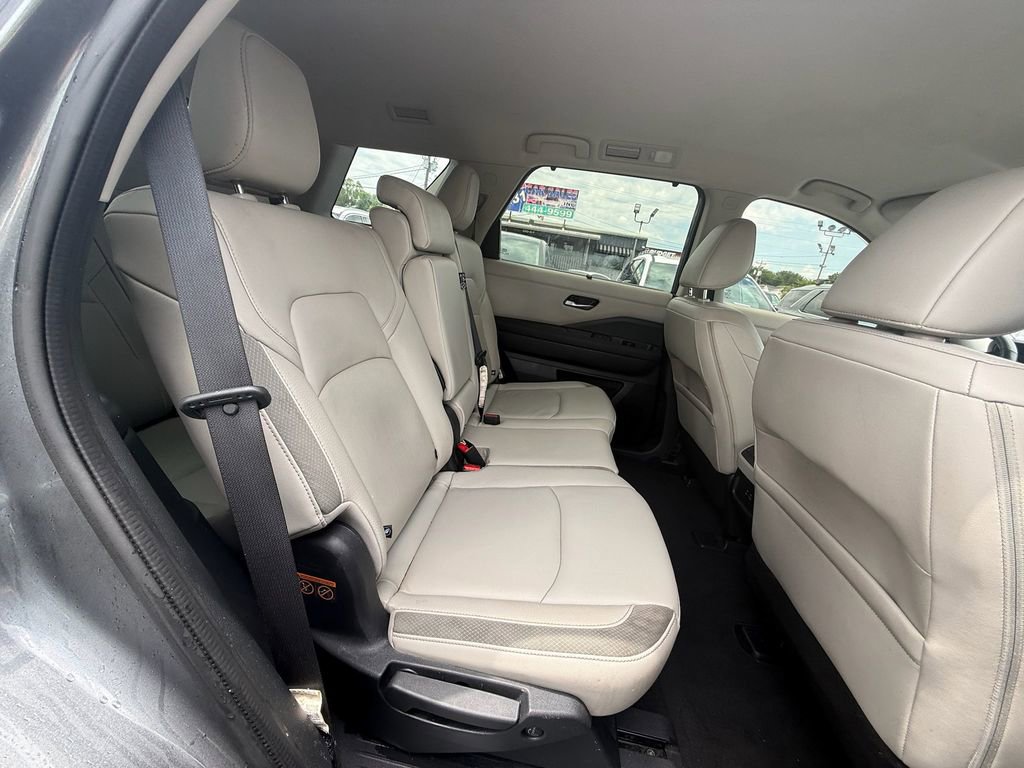 Used 2023 Nissan Pathfinder SL FWD image 21