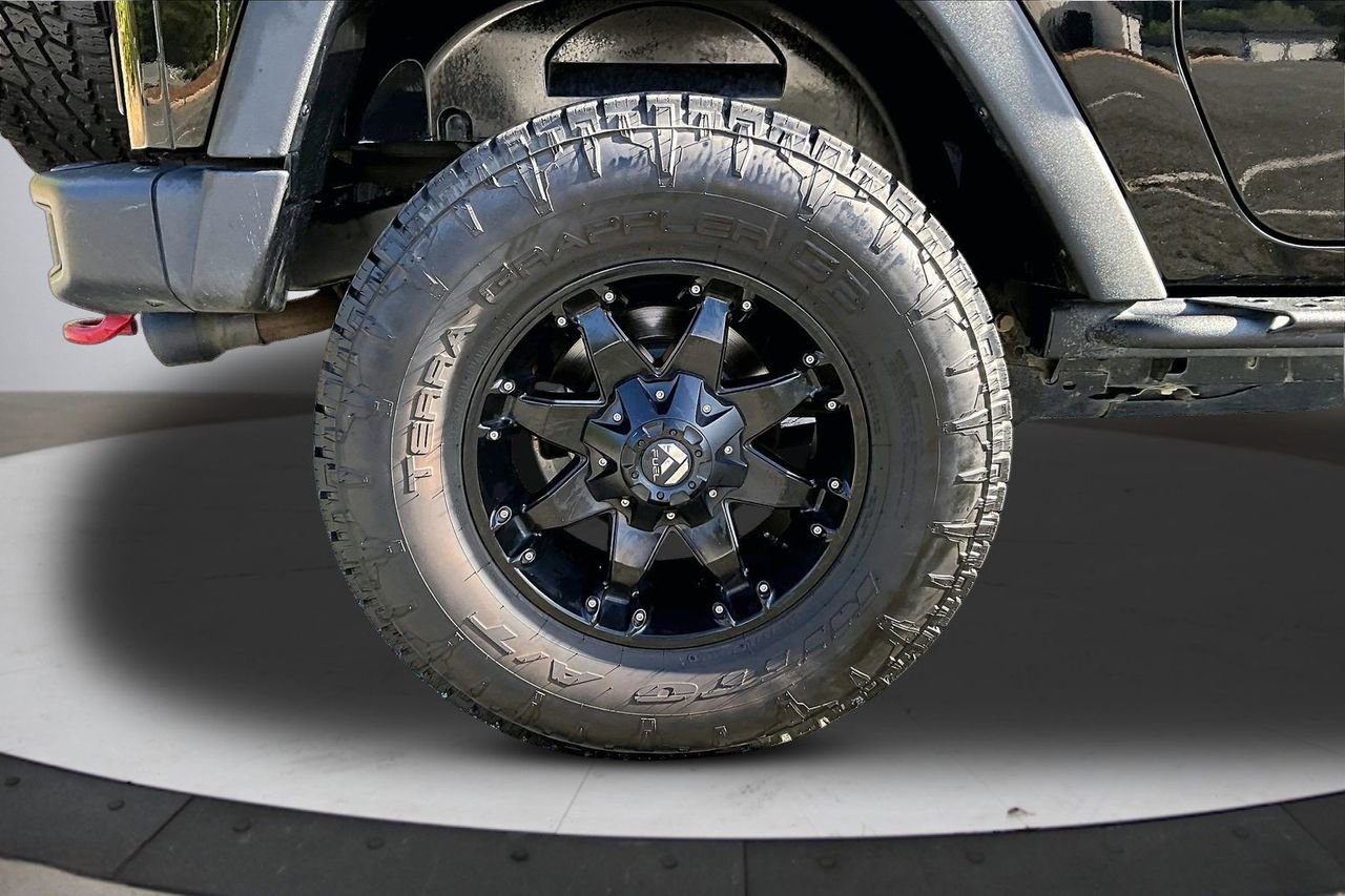 Certified 2017 Jeep Wrangler Rubicon image 32